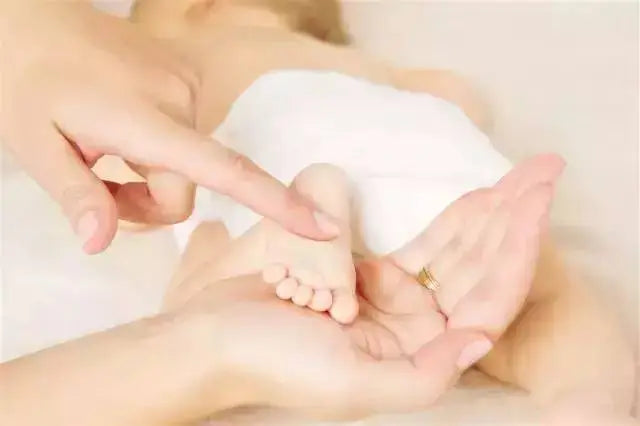 There are many benefits of baby massage, it is recommended to give baby massage more